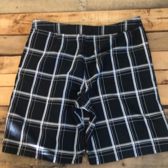 Men’s swim trunks. - Picture 2 of 3